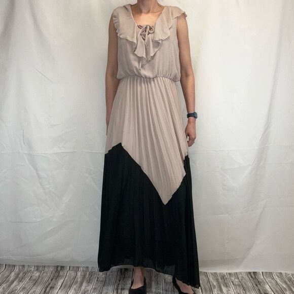 Vivayou Women's Maxi Dress Tan Beige Black Accordion Pleat L LG Large Ruffle - Picture 1 of 15